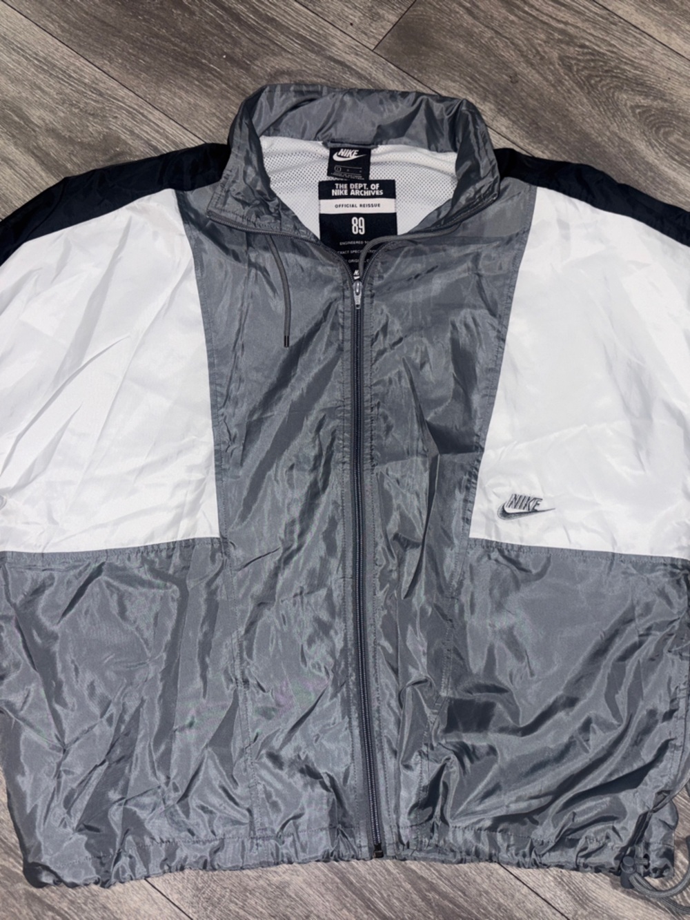Nike Men’s Gray, White & Black Colorblock Windbreaker Jacket